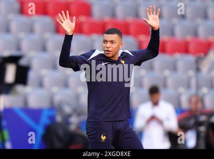 Le Français Kylian Mbappe lors d'une séance d'entraînement au Munich Football Arena de Munich, en Allemagne. Date de la photo : lundi 8 juillet 2024. Banque D'Images