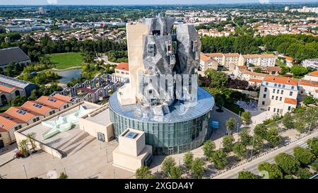 Antenne du bâtiment du Centre culturel LUMA, architecte Frank Gehry, Arles, Bouches du Rhône, Provence-Alpes-Côte d'Azur, France, Europe Banque D'Images