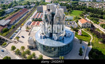 Antenne du bâtiment du Centre culturel LUMA, architecte Frank Gehry, Arles, Bouches du Rhône, Provence-Alpes-Côte d'Azur, France, Europe Banque D'Images