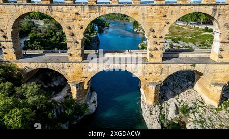 Le Pont du Gard, aqueduc romain, classé au patrimoine mondial de l'UNESCO, vers-Pont-du-Guard, Occitanie, France, Europe Banque D'Images