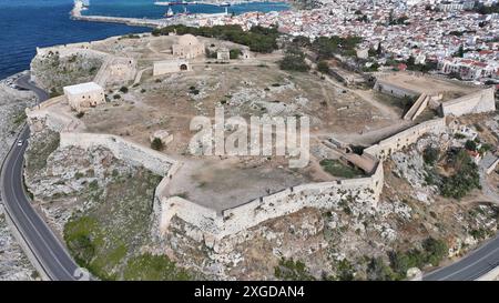 Vue aérienne du château vénitien de Fortezza, Réthymnon, Crète, Îles grecques, Grèce, Europe Banque D'Images