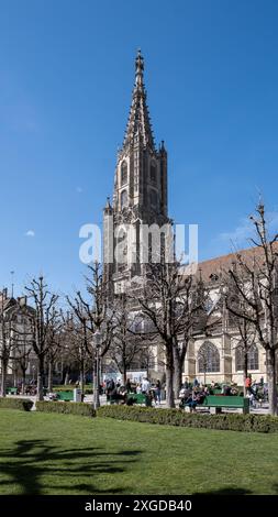 Vue de Berne Minster, une cathédrale suisse réformée, construite dans le style gothique, la plus haute cathédrale de Suisse, vieille ville, site classé au patrimoine mondial de l'UNESCO Banque D'Images