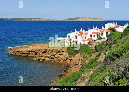 Villas de vacances à Platges de Fornells, station balnéaire, Minorque, Îles Baléares, Espagne, Méditerranée, Europe Banque D'Images