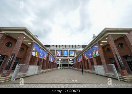 Cologne, Allemagne. 30 juin 2024. Cologne, Allemagne, 30 juin 2024 : vue générale à l'extérieur du stade de Cologne avant le match de football de la 16e ronde de l'UEFA EURO 2024 Allemagne entre l'Espagne et la Géorgie au stade de Cologne à Cologne, Allemagne. (Daniela Porcelli/SPP) crédit : SPP Sport Press photo. /Alamy Live News Banque D'Images