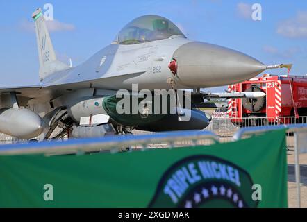 Ein Kampfflugzeug der amerikanischen Luftwaffe US Air Force USAF vom Typ Lockheed Martin F-16C Fighting Falcon auf der ILA à Berlin. Die Maschine ist auf der Aviano Air base in Italien stationiert und gehört zum 555th Fighter Squadron Triple nickel . Ein Kampfflugzeug der amerikanischen Luftwaffe US Air Force USAF vom Typ Lockheed Martin F-16C Fighting Falcon auf der ILA à Berlin. Die Maschine ist auf der Aviano Air base in Italien stationiert und gehört zum 555th Fighter Squadron Triple nickel . Berlin Berlin Deutschland *** Un avion de chasse Lockheed Martin F 16C Fighting Falcon des États-Unis Banque D'Images