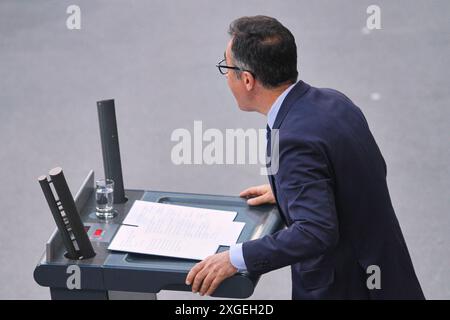 Berlin, Deutschland, 05.07.2024, Deutscher Bundestag : 182. Bundestagssitzung : Bundeslandwirtschaftsminister CEM Özdemir, Grüne hält eine Rede und gestikuliert *** Berlin, Allemagne, 05 07 2024 Bundestag allemand 182 Bundestag session le ministre fédéral de l'Agriculture CEM Özdemir, Verts, prononce un discours et gesticulates Copyright : xdtsxNachrichtenagenturx dts 43616 Banque D'Images