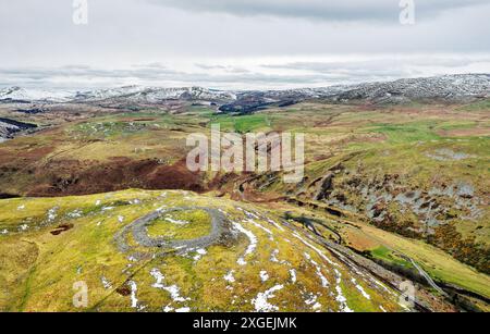 Loi brute préhistorique Iron Age multi-allate colline près d'Ingram. Vue sur la vallée de Breamish à Cheviot Hills, Northumberland, Angleterre Banque D'Images