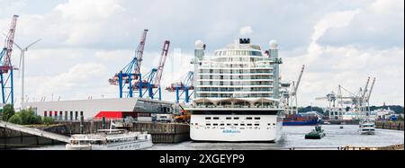 Hambourg, Allemagne. 08 juillet 2024. Le bateau de croisière AIDAperla est amarré au terminal de croisière Steinwerder à Hambourg. Crédit : Markus Scholz/dpa/Alamy Live News Banque D'Images