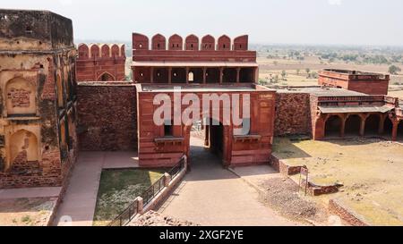 Porte d'entrée d'éléphant arrière du fort de Fatehpur Sikri, Uttar Pradesh, Inde. Banque D'Images