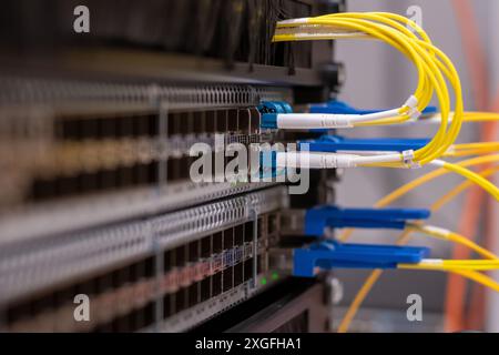 Cette image fait partie d'une série de gros plans de différents équipements de réseau Banque D'Images