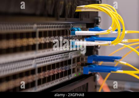 Cette image fait partie d'une série de gros plans de différents équipements de réseau Banque D'Images