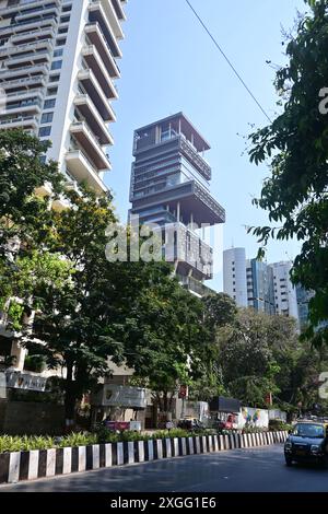 Mumbai, Inde - 15 avril 2024 : bâtiment Antilia, c'est la résidence du milliardaire indien Mukesh Ambani, le gratte-ciel-manoir est l'un des WO Banque D'Images