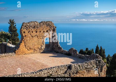 Ancien amphithéâtre gréco-romain, Taormine, Sicile, Italie Banque D'Images