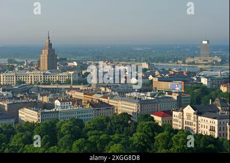 Vue aérienne de l'hôtel Radisson Blu, Riga, Lettonie, région Baltique, Europe Banque D'Images