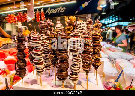 Le Mercat de Sant Josep de la Boqueria, le marché le plus célèbre de Barcelone, Barcelone, Catalogne, Espagne, Europe Banque D'Images