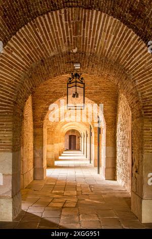 Château de Montjuic ancienne forteresse militaire sur la montagne de Montjuic surplombant la ville, Barcelone, Catalogne, Espagne, Europe Banque D'Images