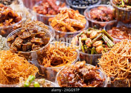 Nourriture fermentée sur étal au marché de Bujeon, Seomyeon, Busan, Corée du Sud, Asie Banque D'Images