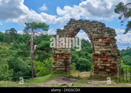 The Grotto Arch à Hawkstone Follies, Hawkstone Park, Weston-under-Redcastle, Shrewsbury, Shropshire Banque D'Images