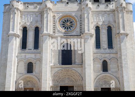 CATHÉDRALE BASILIQUE SAINT-DENIS Banque D'Images