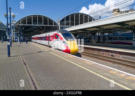 Train Lner Azuma à la gare de Newcastle Banque D'Images