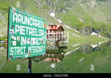 Hôtel / restaurant au lac Balea, près de la route Transfagarasan dans les Carpates, Transylvanie, comté de Sibiu, Roumanie Banque D'Images
