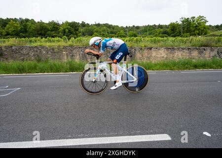 Oscar Onley, Team dsm-firmenich PostNL, 2024 Tour de france étape 7 contre-montre de nuits-Saint-Georges à Gevrey-Chambertin, Bourgogne, France. Banque D'Images