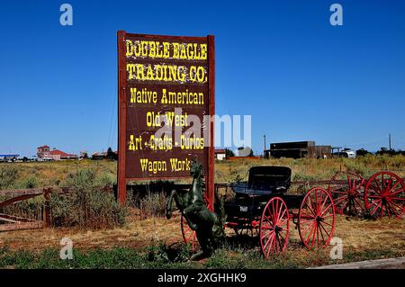 FORÊT DE KAIBAB /RULAR AMERICA /ARIZONA/USA/ 10- SEPTEBER 2019 /affichage traditionnel des tipis amérindiens au parc national de double Eagle trading Co iKaibab . (Photo..Francis Dean / DeanPictures). Banque D'Images