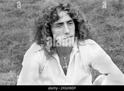 Roger Daltrey de The Who a posé lors d'un appel à la presse pour la soirée de lancement de l'album 'Who's Next' à Surrey, en Angleterre, le 15 juillet 1971 Banque D'Images