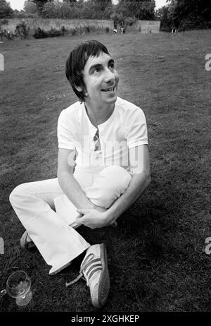 Keith Moon de The Who a posé lors d'un appel à la presse pour la soirée de lancement de l'album 'Who's Next' à Surrey, en Angleterre, le 15 juillet 1971 Banque D'Images