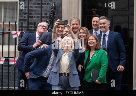 Londres, Royaume-Uni. 09 juillet 2024. (G-d) - Richard Parker - maire des West Midlands, Steve Rotherham - maire de Liverpool, Andy Burnham - maire du Grand Manchester, Nik Johnson - maire de Cambridgeshire et Peterborough (ci-dessus), Tracy Brabin - maire de West Yorkshire (ci-dessous), Dan Norris - maire de l'Ouest de l'Angleterre, Kim McGuinness - Maire du Nord-est, Claire Ward - Maire des East Midlands, Ben Houchen - Maire de Tees Valley, David Skaith - Maire de York et North Yorkshire posent pour une photo à l'extérieur de Downing Street. Crédit : Justin Ng/Alamy Live News. Banque D'Images