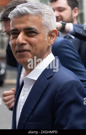 Londres, Royaume-Uni. 09 juillet 2024. Sadiq Khan - maire de Londres est interviewé à l'extérieur de Downing Street. Crédit : Justin Ng/Alamy Live News. Banque D'Images