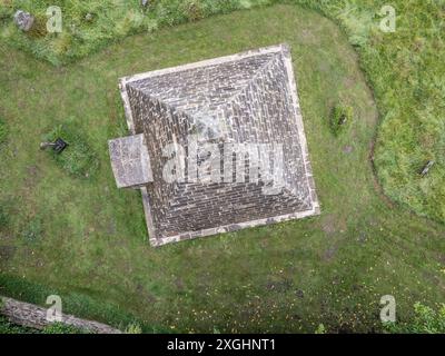 Il y a 190 ans, 'Mad Jack Fuller' 1757-1834) a été interné dans une pyramide qu'il avait construite pour lui-même dans le cimetière du village où il était écuyer. Un membre Banque D'Images