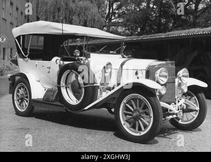 Transport / transport, voitures, variantes de véhicules, Mercedes-Benz 37/95 HP Touring car, ADDITIONAL-RIGHTS-CLEARANCE-INFO-NOT-AVAILABLE Banque D'Images