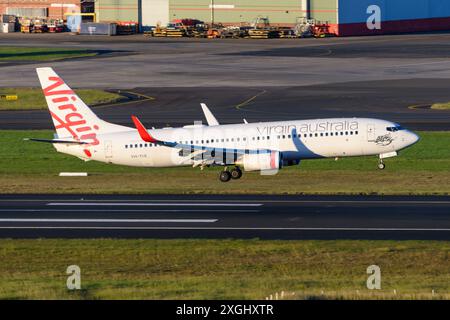 Virgin Australia atterrissage d'un Boeing 737. Avion B737 de Virgin Australia Airline arrivant. avion 737-800. Banque D'Images