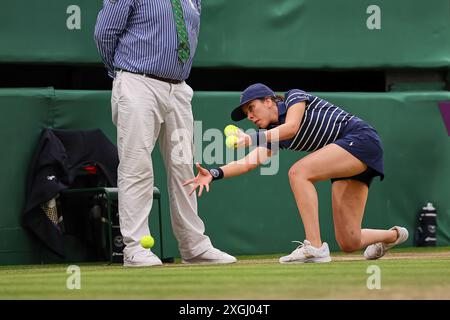 Londres, Londres, Grande-Bretagne. 9 juillet 2024. Ballkid pendant les Championnats de Wimbledon (crédit image : © Mathias Schulz/ZUMA Press Wire) USAGE ÉDITORIAL SEULEMENT! Non destiné à UN USAGE commercial ! Banque D'Images