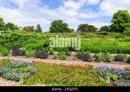 Île de Wight Osborne House Île de Wight East Cowes Île de Wight Angleterre GB Europe - jardins de fruits et de fleurs murés dans le parc Banque D'Images