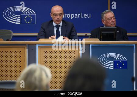 Le député européen Jorge Buxade Villalba assiste à une conférence de presse lors de la première réunion du nouveau Groupe Patriotes pour l'Europe à Bruxelles, Belgique, le 8 juillet 2024. Crédit : ALEXANDROS MICHAILIDIS/Alamy Live News Banque D'Images