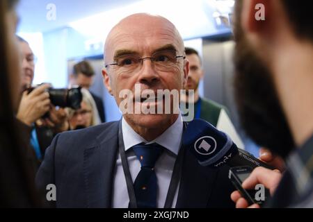 Ixelles, Belgique. 08 juillet 2024. Le député européen Jorge Buxade Villalba assiste à une conférence de presse lors de la première réunion du nouveau Groupe Patriotes pour l'Europe à Bruxelles, Belgique, le 8 juillet 2024. Crédit : ALEXANDROS MICHAILIDIS/Alamy Live News Banque D'Images