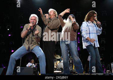 Nashville, États-Unis. 09 juillet 2024. Joe Bonsall, 76 ans, le chanteur ténor de longue date avec le garçon Oak Ridge est décédé aujourd'hui, 9 juillet 2024 de la SLA dans le Tennessee.------------------------------------------------------ 8 juin 2013 Nashville, TN Joe Bonsall et Duane Allen et William Lee Golden et Richard Sterban du Festival de musique CMA 2013 d'Oak Ridge Boys concerts nocturnes au LP Field © Curtis Hilbun/AFF-USA. Crédit COM : AFF/Alamy Live News Banque D'Images