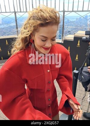 New York, États-Unis. 09 juillet 2024. Rita Ora visite l'Empire State Building pour célébrer la sortie prochaine de 'descendants : The Rise of Red' sur Disney à New York, NY, le 9 juillet 2024. (Photo par Efren Landaos/Sipa USA) crédit : Sipa USA/Alamy Live News Banque D'Images