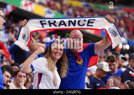 Les fans de France dans les tribunes devant l'UEFA Euro 2024, match de demi-finale à la Munich Football Arena, en Allemagne. Date de la photo : mardi 9 juillet 2024. Banque D'Images