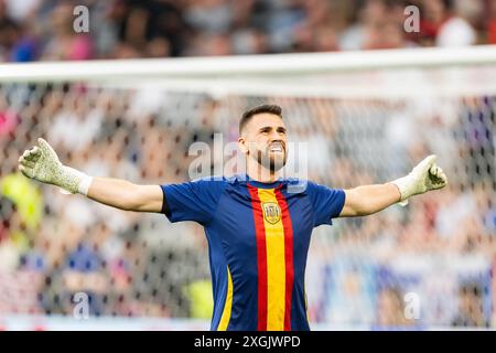 Munich, Allemagne. 09 juillet 2024. Le gardien de but espagnol Unai Simon s'échauffe avant la demi-finale de l'UEFA Euro 2024 entre l'Espagne et la France à l'Allianz Arena de Munich. Crédit : Gonzales photo/Alamy Live News Banque D'Images