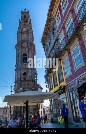 Les beautés de la ville portugaise, Porto : le quartier de Ribeira, la Torre dei Chierici, la gare Sao Bento et d'autres bâtiments monumentaux Banque D'Images
