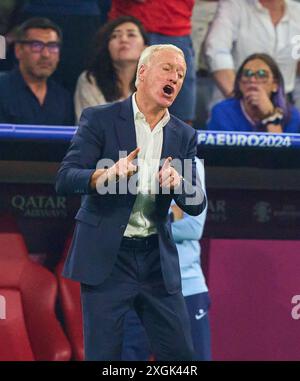 Munich, Allemagne. 09 juillet 2024. Didier DESCHAMPS, entraîneur de la FRA, participe au match de demi-finale ESPAGNE - FRANCE des Championnats d'Europe de l'UEFA 2024 le 9 juillet 2024 à Munich, Allemagne. Photographe : ddp images/STAR-images crédit : ddp Media GmbH/Alamy Live News Banque D'Images