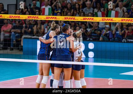 Le bonheur de l'équipe d'Italie pendant le test match féminin - Italie vs Serbie, test match de volleyball à Florence, Italie, 09 juillet 2024 Banque D'Images