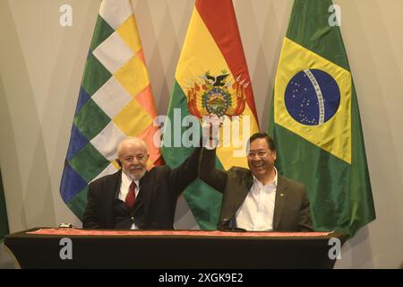 Santa Cruz, Bolivie. 09 juillet 2024. Luiz Inacio Lula da Silva (g), Président du Brésil, et Luis Arce, Président de la Bolivie, lors de leur rencontre. Crédit : Diejo Tejerina/dpa/Alamy Live News Banque D'Images