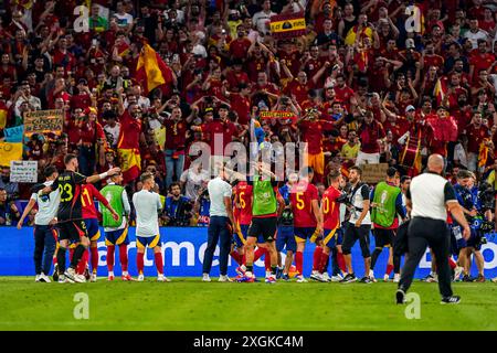 Munich, pays-Bas. 09 juillet 2024. MUNICH, PAYS-BAS - 9 JUILLET : Nacho Fernandez d'Espagne, Mikel Oyarzabal d'Espagne, Daniel Vivian d'Espagne, Martin Zubimendi d'Espagne, Marc Cucurella d'Espagne célébrant la victoire lors de la demi-finale de l'UEFA EURO 2024 entre l'Espagne et la France au Munich Football Arena le 9 juillet 2024 à Munich, pays-Bas. (Photo par Andre Weening/Orange Pictures) crédit : Orange pics BV/Alamy Live News Banque D'Images