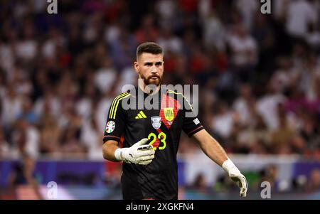 Munich, Allemagne. 09 juillet 2024. Football, UEFA Euro 2024, Championnat d'Europe, Espagne - France, finale, demi-finale, Munich Football Arena, Espagne le gardien Unai Simon réagit. Crédit : Christian Charisius/dpa/Alamy Live News Banque D'Images