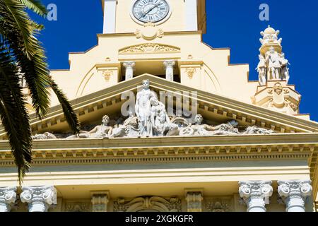 Ayuntamiento de Málaga (Hôtel de ville de Malaga) ou la Casona del Parque (Manoir dans le Parc) et Pedro Luis Alonso jardins malaga, espagne. Banque D'Images