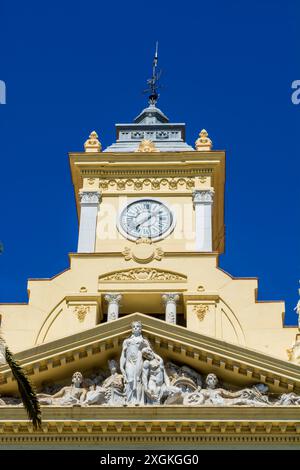 Ayuntamiento de Málaga (Hôtel de ville de Malaga) ou la Casona del Parque (Manoir dans le Parc) et Pedro Luis Alonso jardins malaga, espagne. Banque D'Images